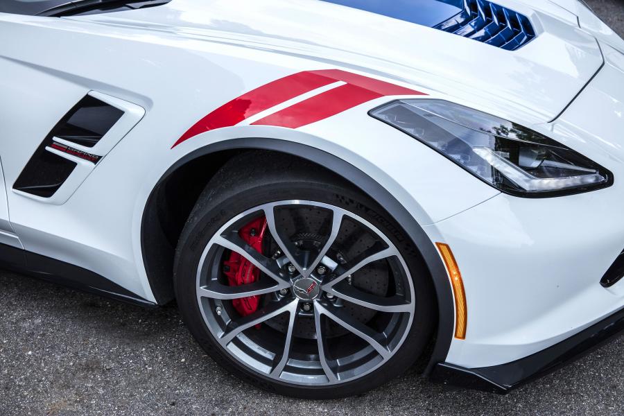 Колеса Chevrolet Corvette Grand Sport (C7) 2016 года  (NA) (фото 12 из 33)